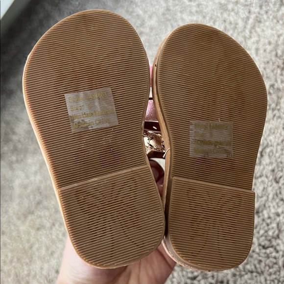 Laura Ashely Toddler Caged Pink and Brown Glitter Sandals - Picture 5 of 5